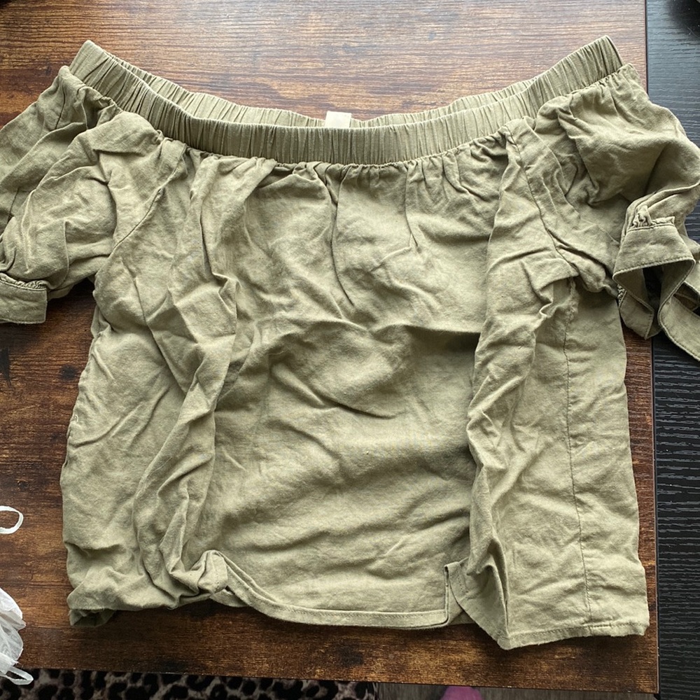 Rag Poets XS army green off the shoulder top